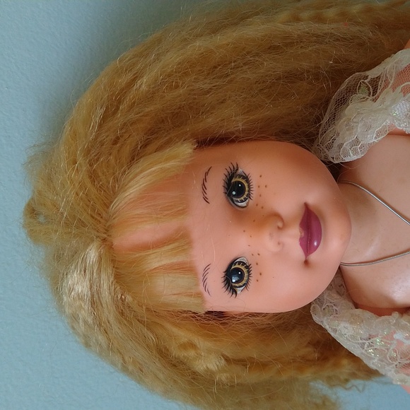 Vintage Hasbro My Beautiful Doll Maribeth in Valerie Clothes/Locket - Picture 2 of 7